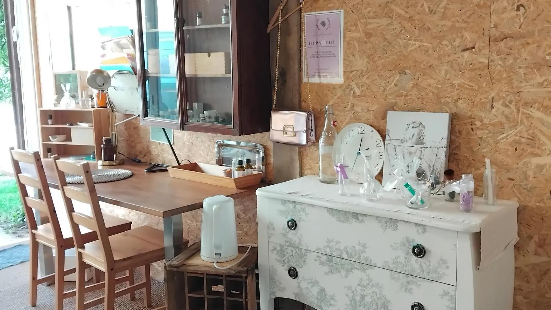 Le Laboratoire Shabby Chic De La Parfumerie Du Manoir Chavagne 0*,