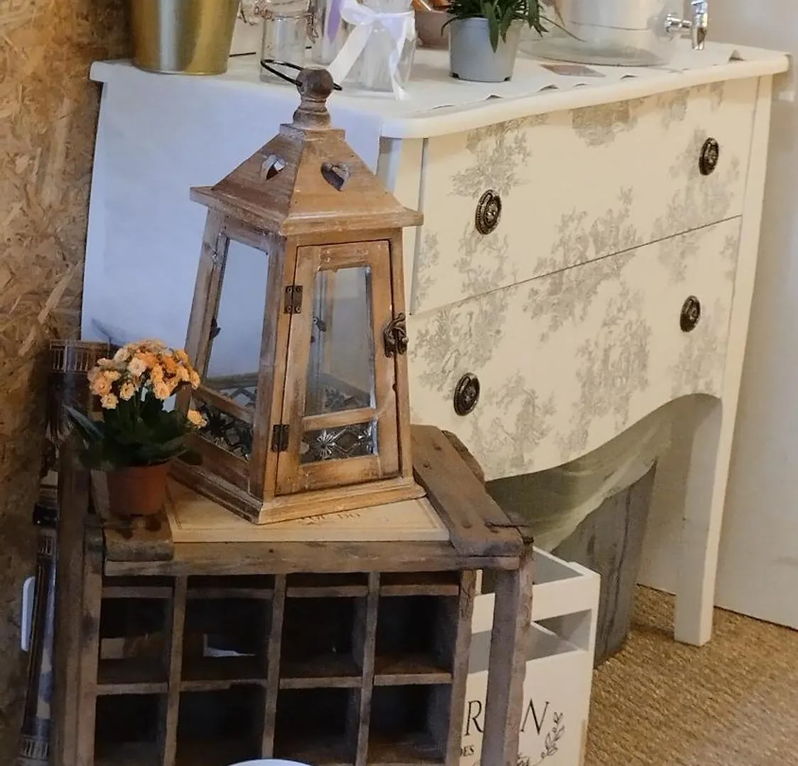 Le Laboratoire Shabby Chic De La Parfumerie Du Manoir Chavagne 프랑스